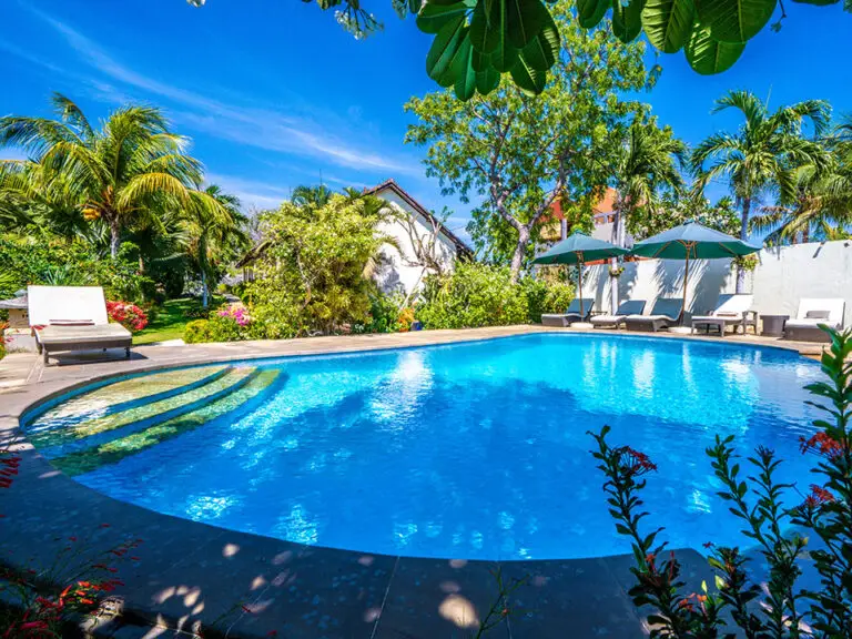 L'équipe d'Ocean Sun Dive Resort, centre familial SSI Diamond à Tulamben, Bali